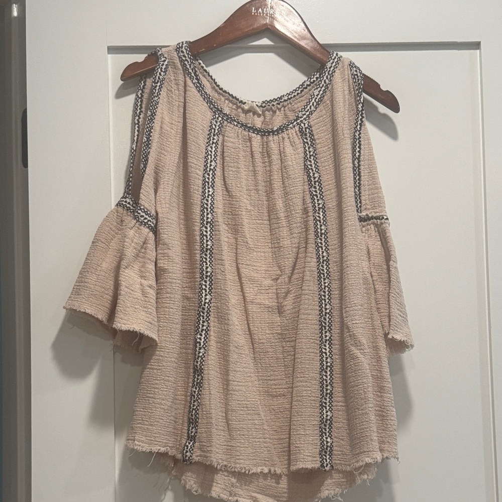 Stylish Beige Cold Shoulder Blouse with Black Accents